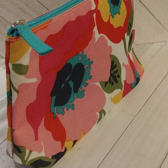 Clinique Floral Cosmetic Bag - Picture 3 of 5